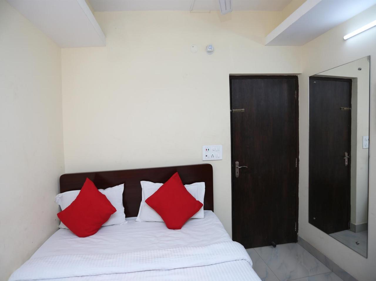 Oyo 24970 Hotel Galaxy Inn ดูร์กาปูร์ ภายนอก รูปภาพ